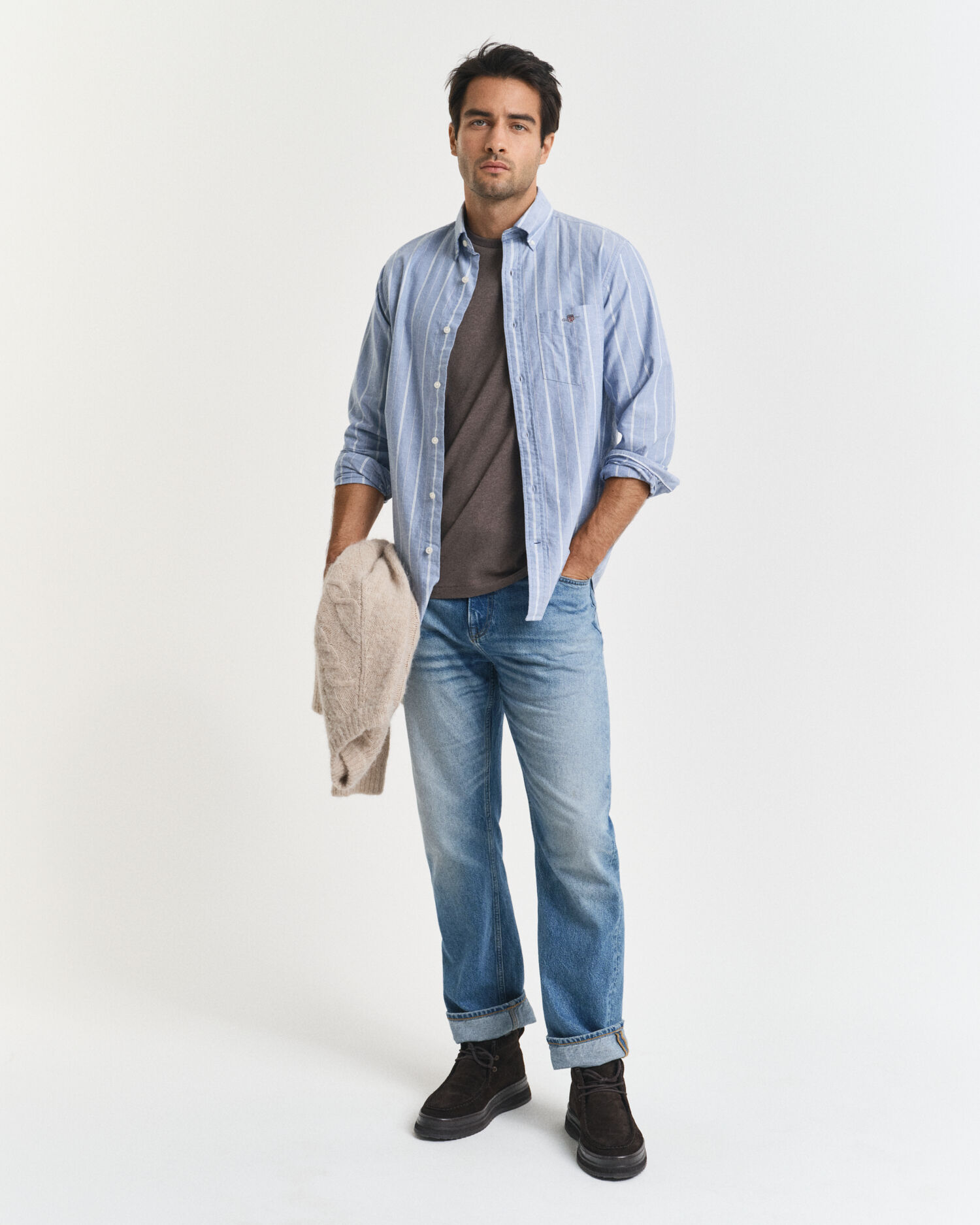 Regular fit ‑mitoitettu Shield-t‑paita