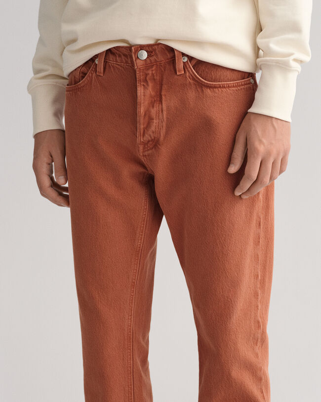 V&auml;rilliset regular fit ‑mitoitetut Arley-farkut