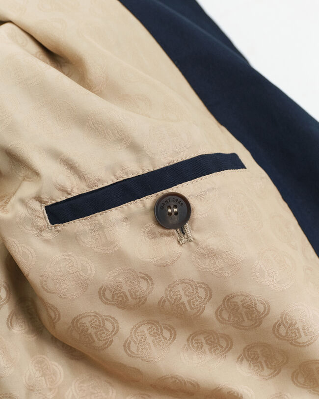 Lyhyt puuvillainen autotakki