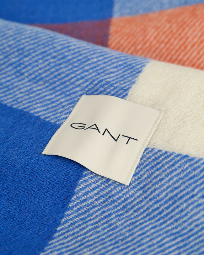 Ruudullinen kudottu huivi