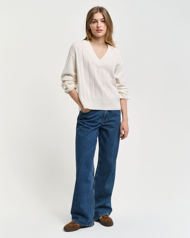 Villainen joustinneulepusero, v‑pääntie