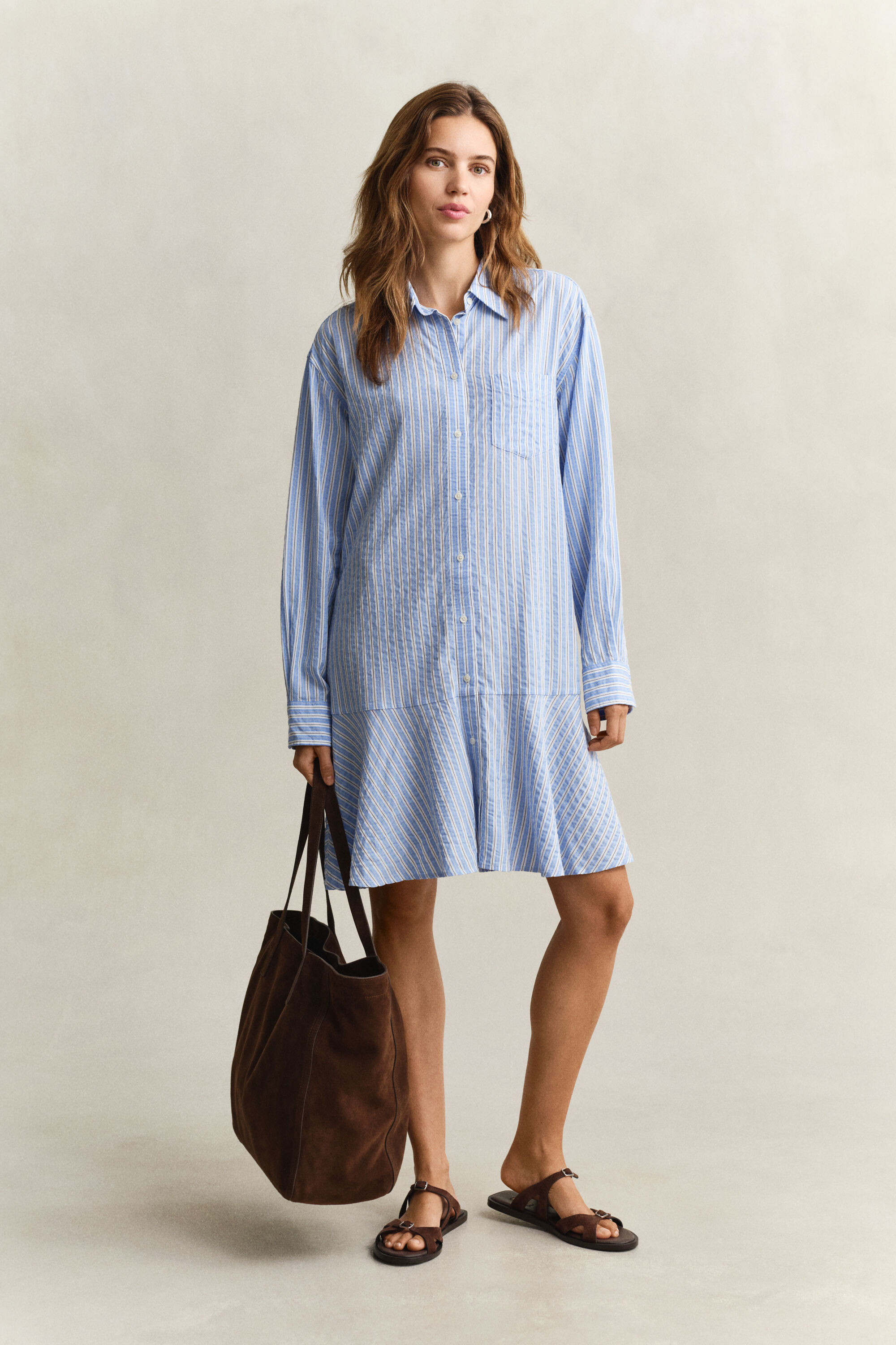 Raidallinen seersucker-paitamekko