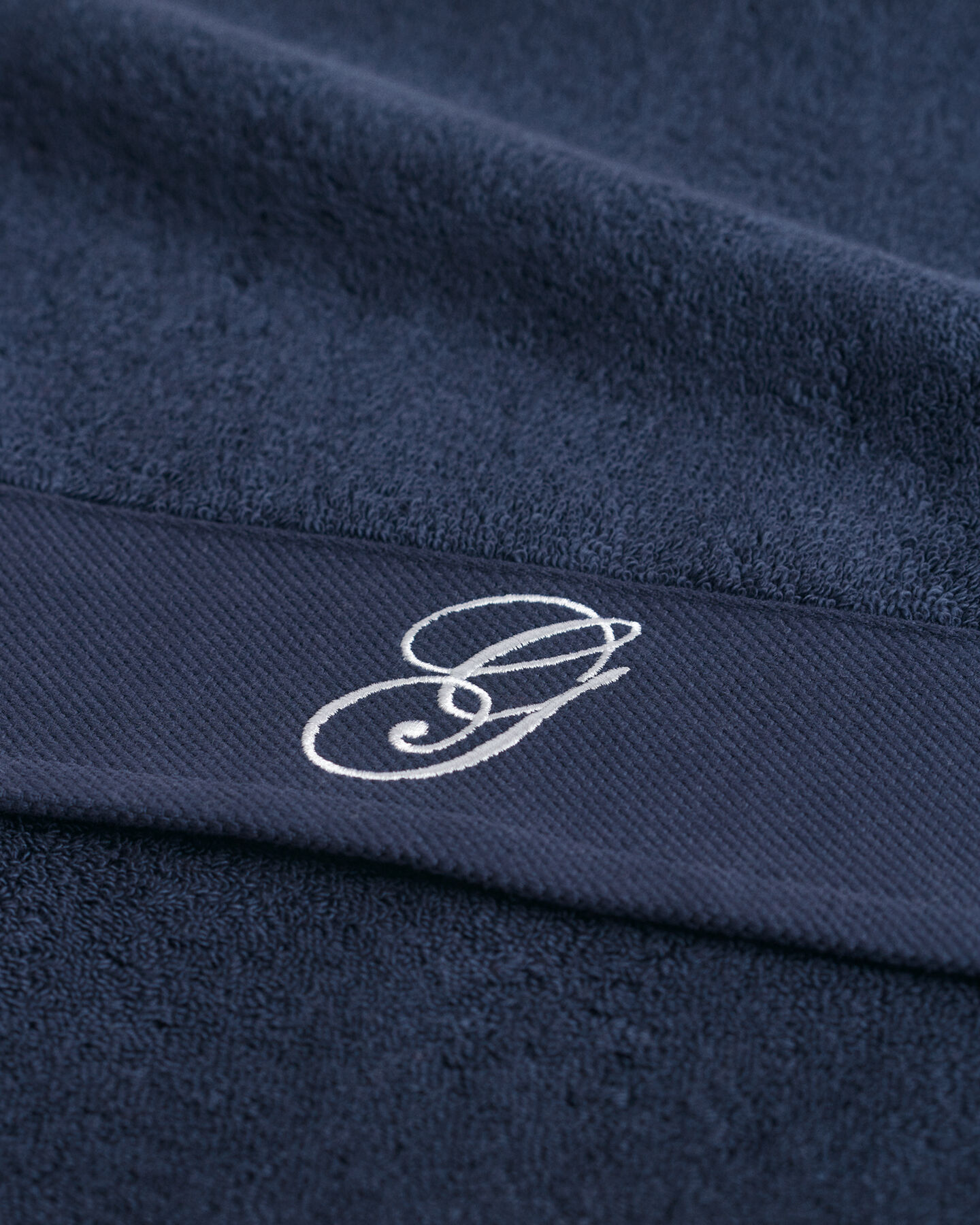 Kirjailtu pyyhe (50 cm x 70 cm)