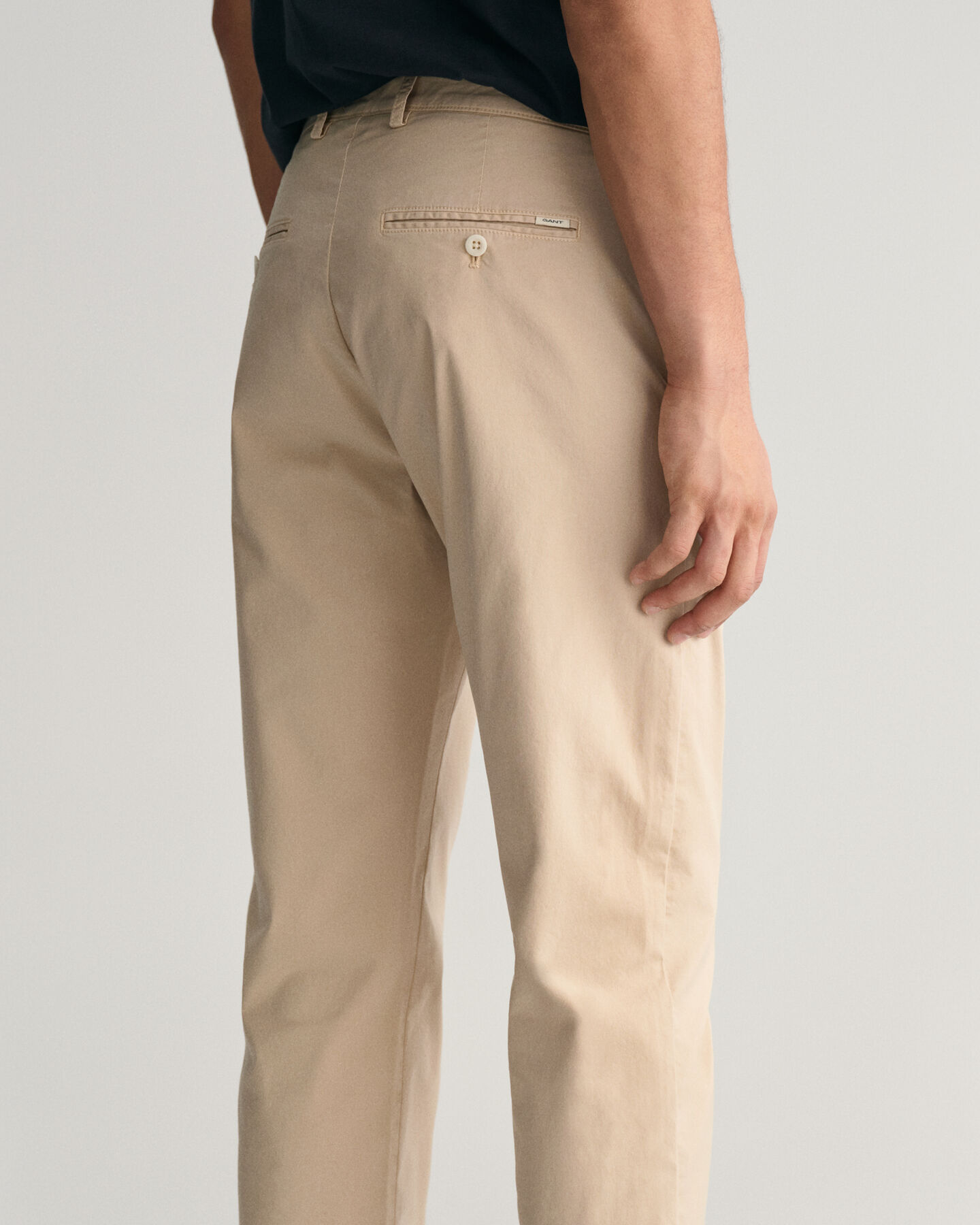 Regular&nbsp;fit ‑mitoitetut Sunfaded-chinot