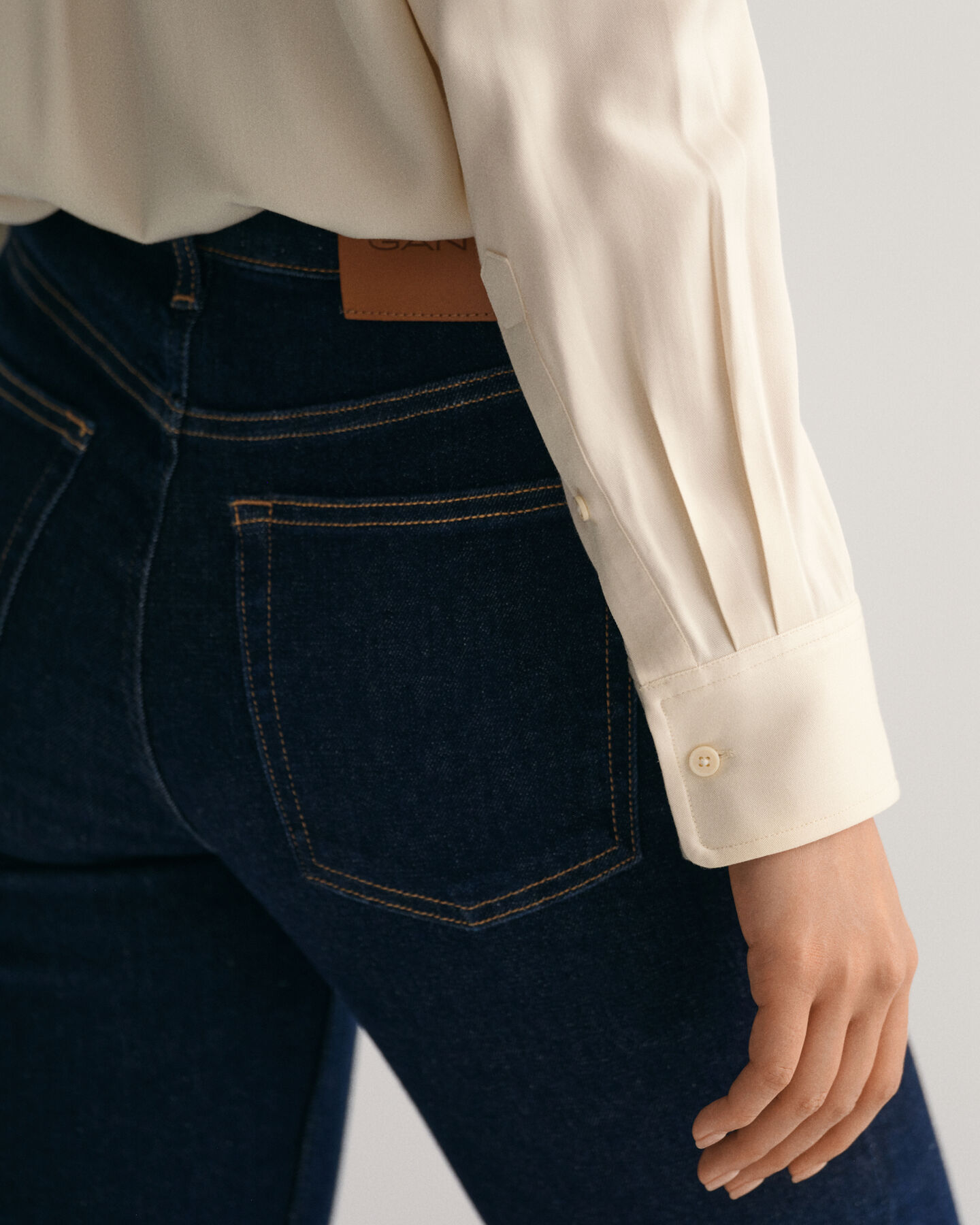 Relaxed fit ‑mitoitettu paita