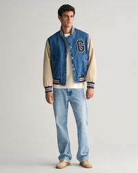 Loose fit -mitoitetut leveälahkeiset farkut