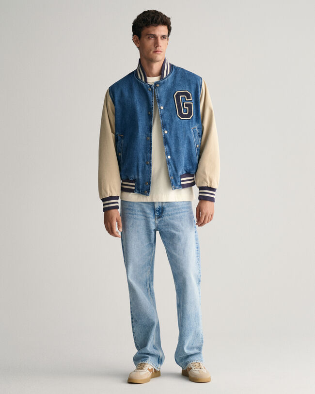 Loose fit -mitoitetut leveälahkeiset farkut