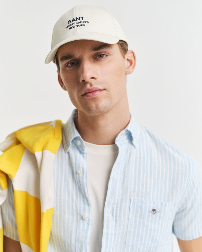 Regular fit ‑mitoitettu raidallinen lyhythihainen puuvilla-pellavapaita