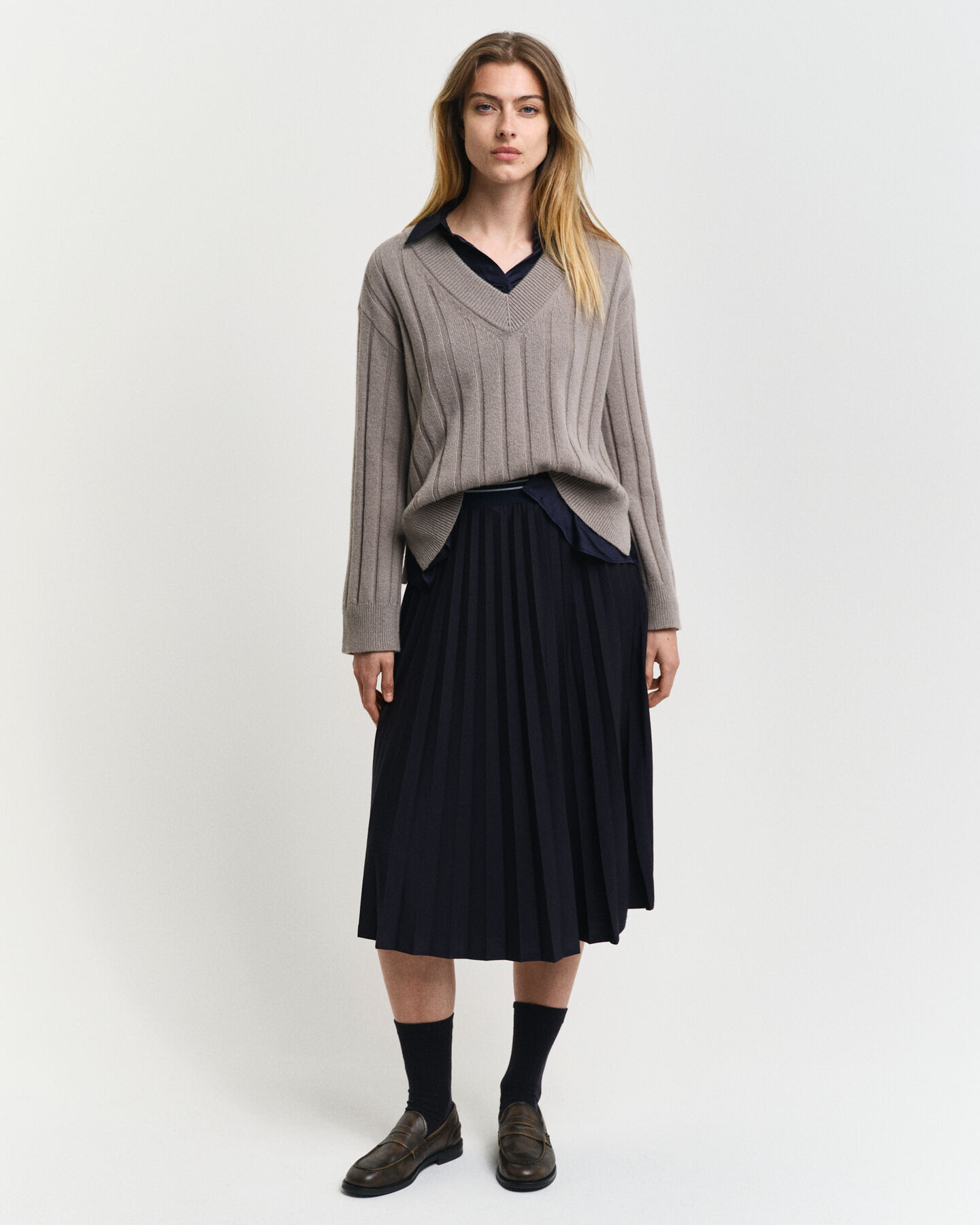 Villainen joustinneulepusero, v‑p&auml;&auml;ntie