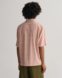 Relaxed&nbsp;fit ‑mitoitettu lyhythihainen seersucker-ruutupaita