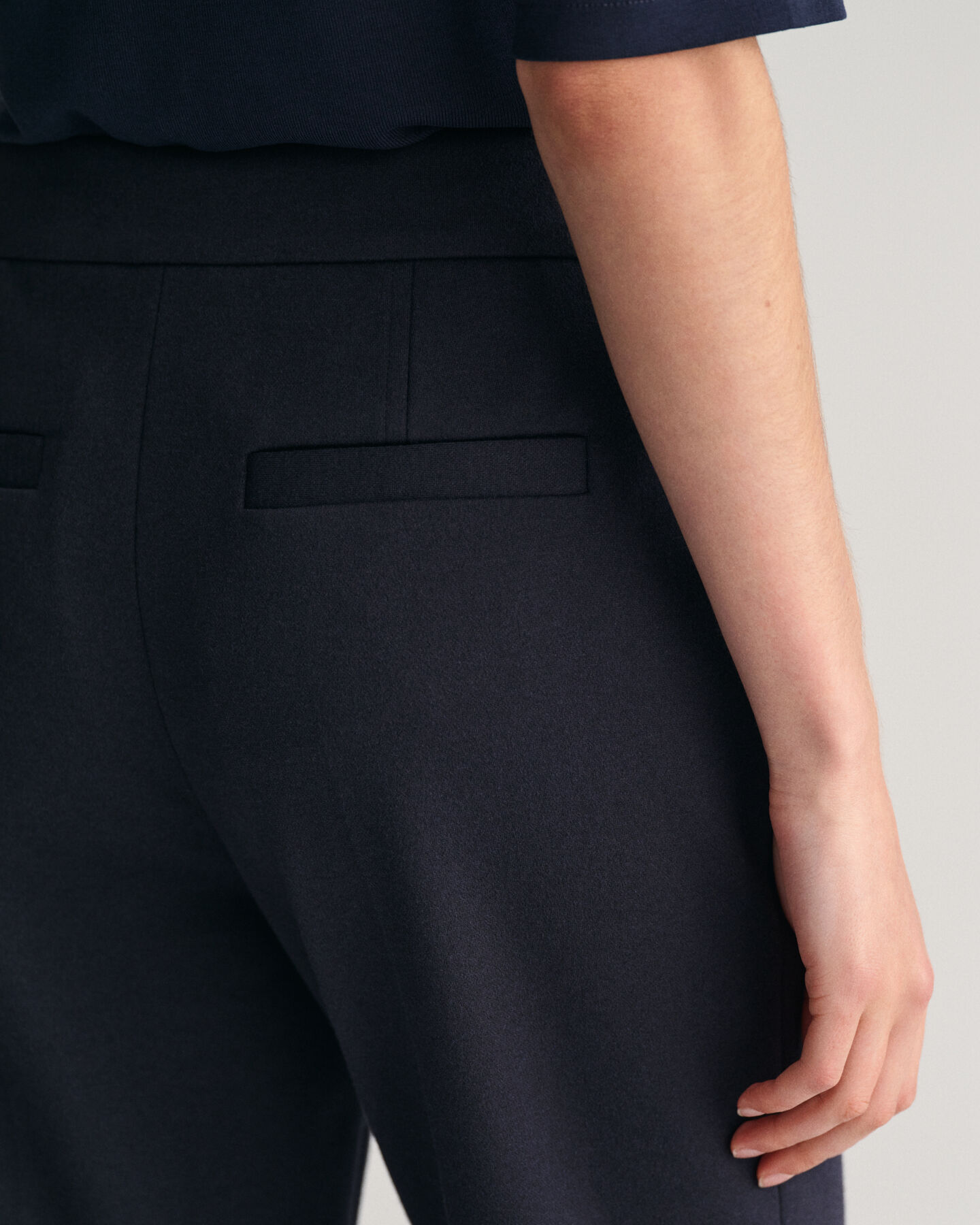 Jerseykankaiset sikarihousut