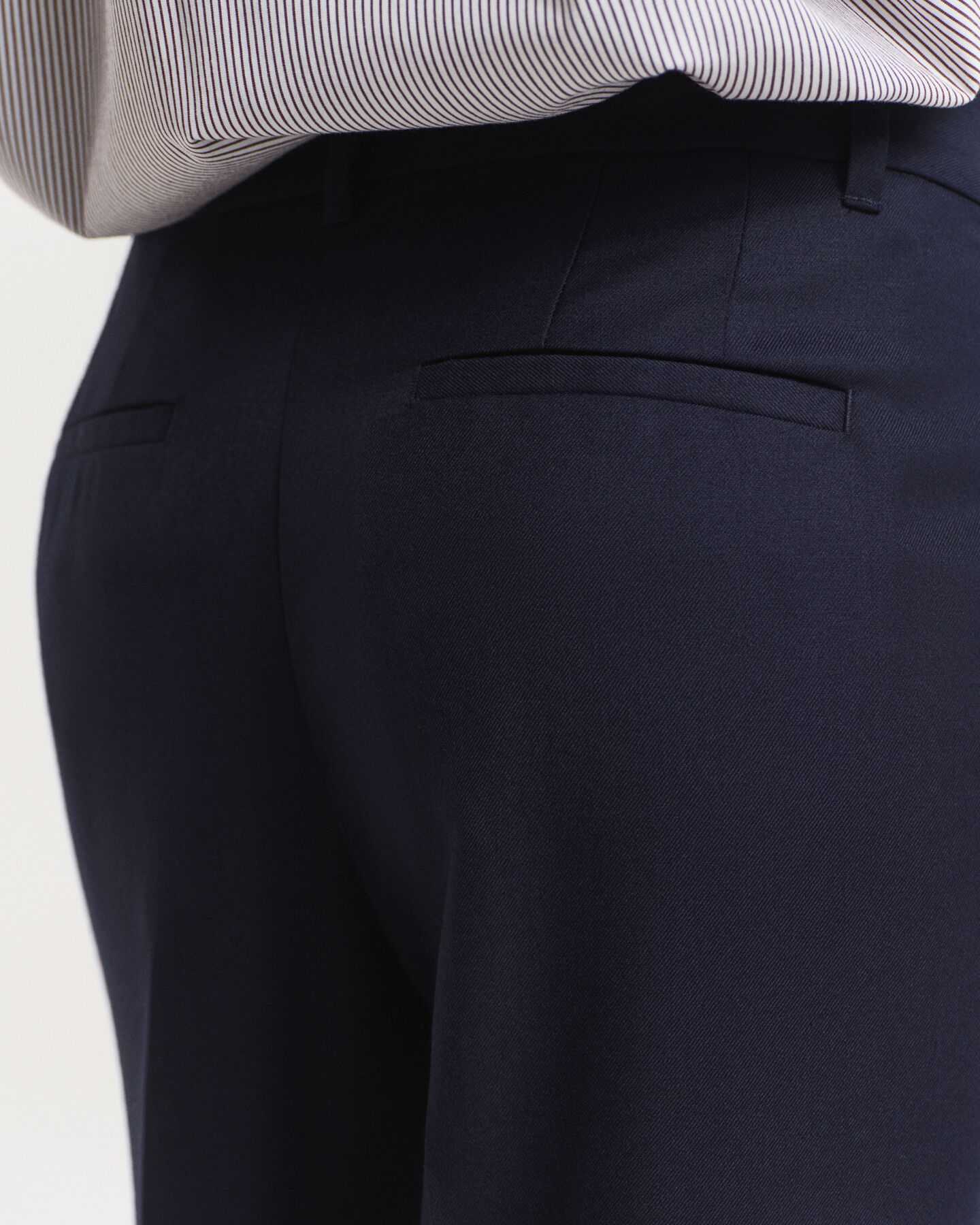 Hyvin istuvat villasekoitehousut