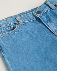 Girls‑malliston leve&auml;lahkeiset farkut