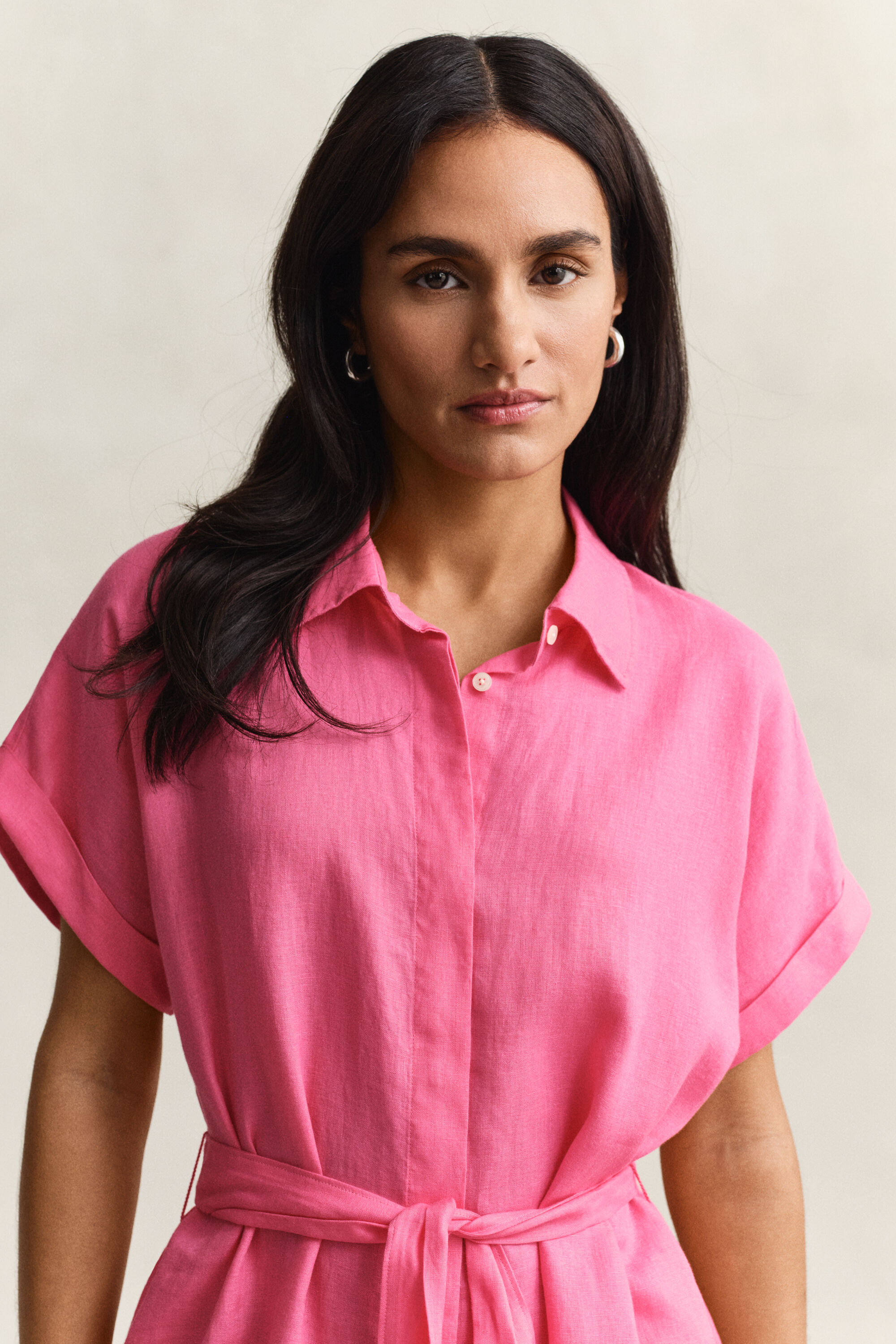 Pikkuhihainen pellavapaitamekko