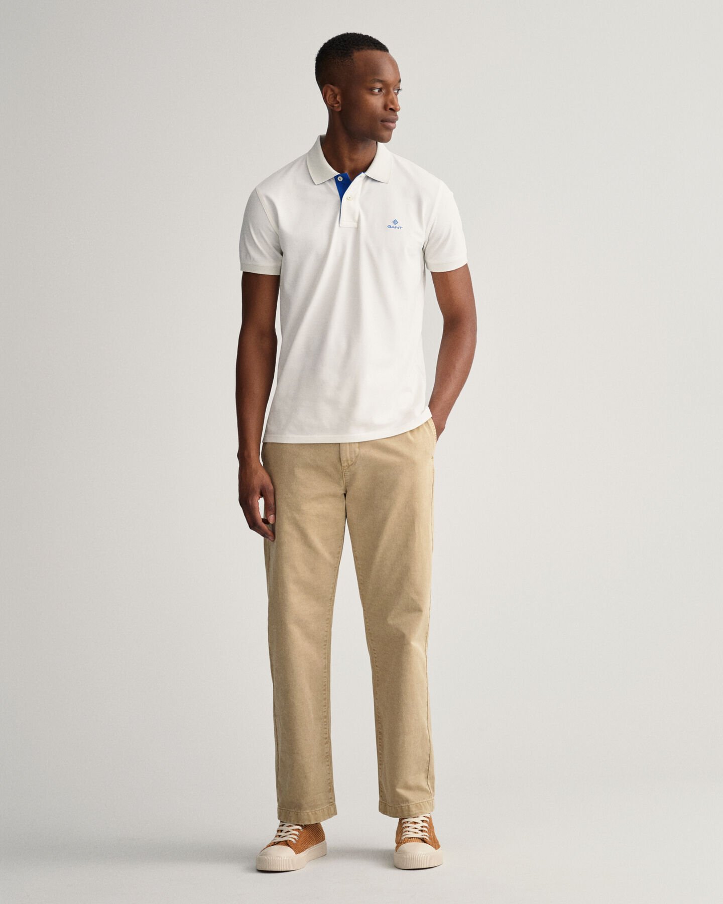 Rugger-pikeepaita, kontrastivärinen kaulus