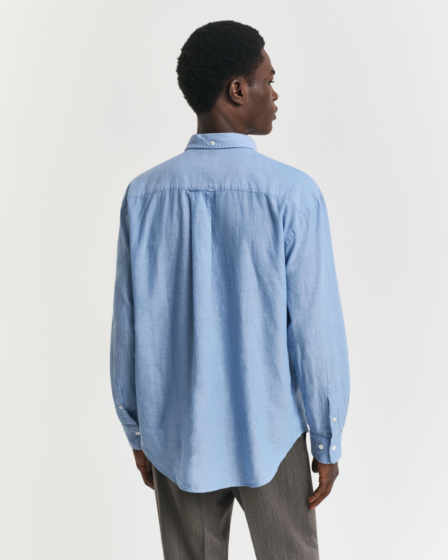Relaxed fit ‑mitoitettu indigonsininen chambray-paita