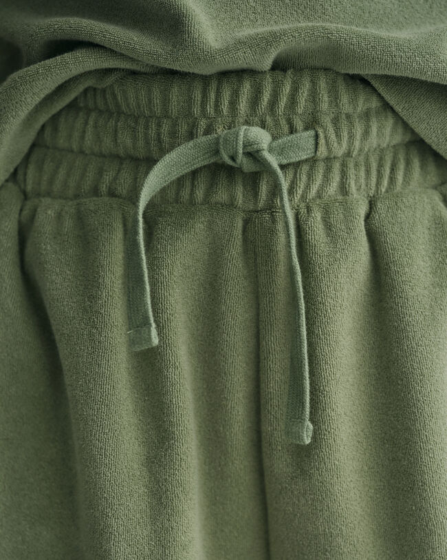 Teen Girls -malliston korkeavy&ouml;t&auml;r&ouml;iset Terry Cloth -shortsit