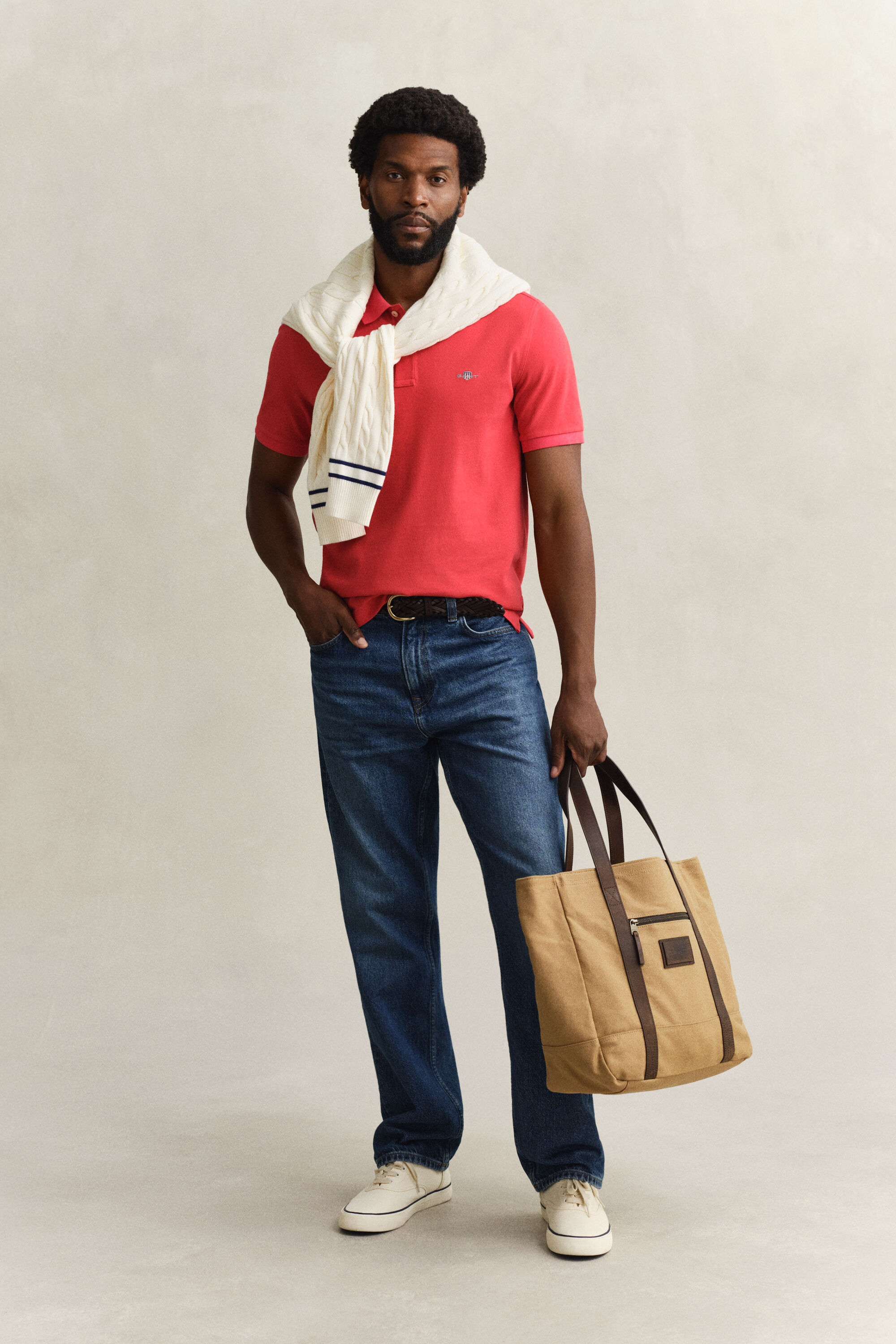 Regular fit ‑mitoitettu pikeepaita