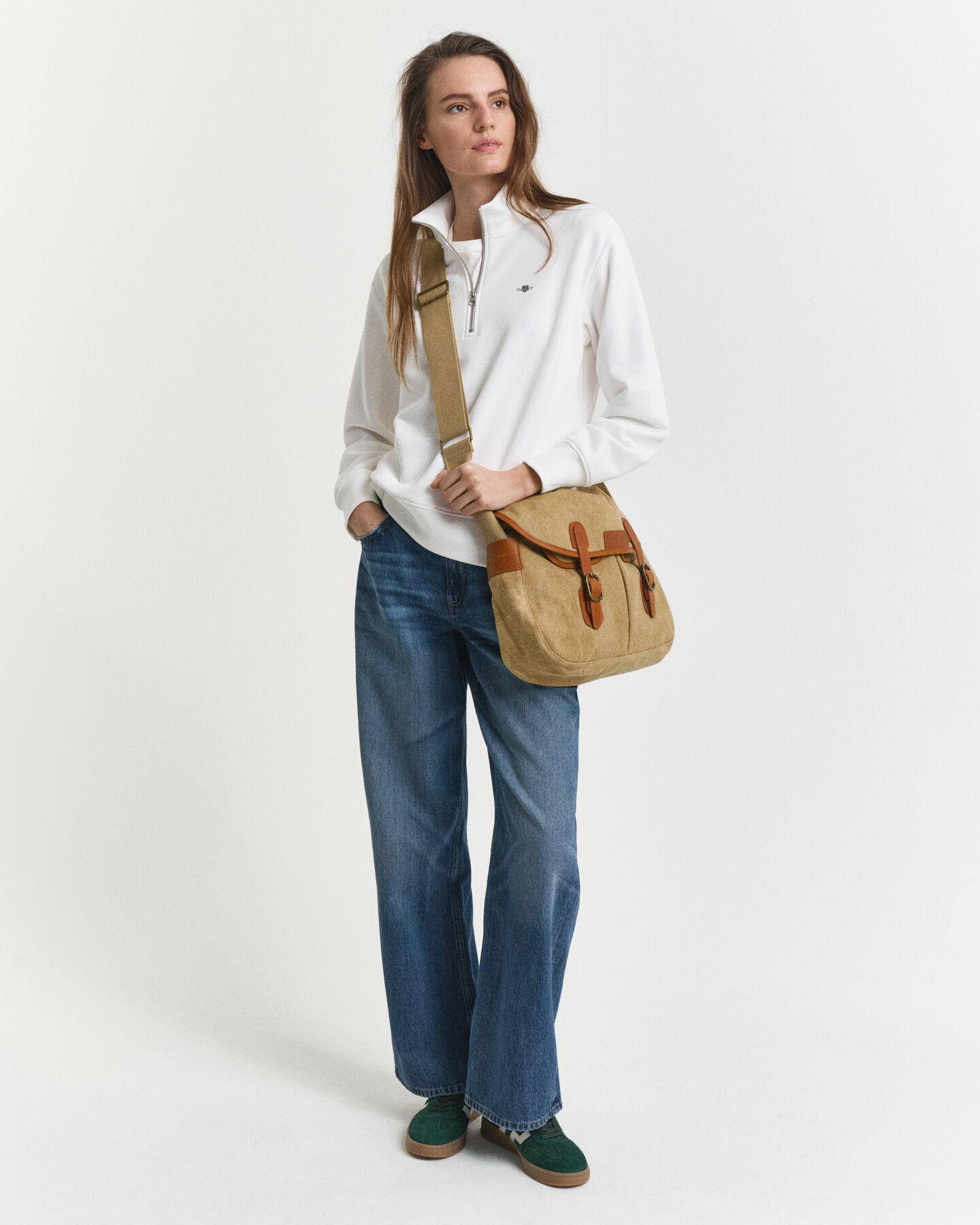 Shield‑collegepaita vetoketjukauluksella