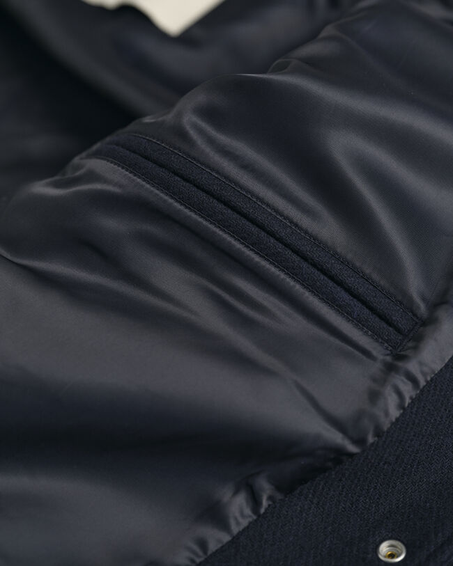 Villakankainen GANT Varsity Jacket