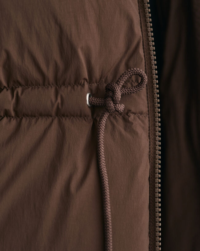 Puolipitkä untuvatakki