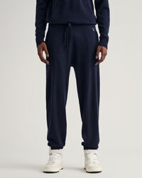 Neulotut collegehousut