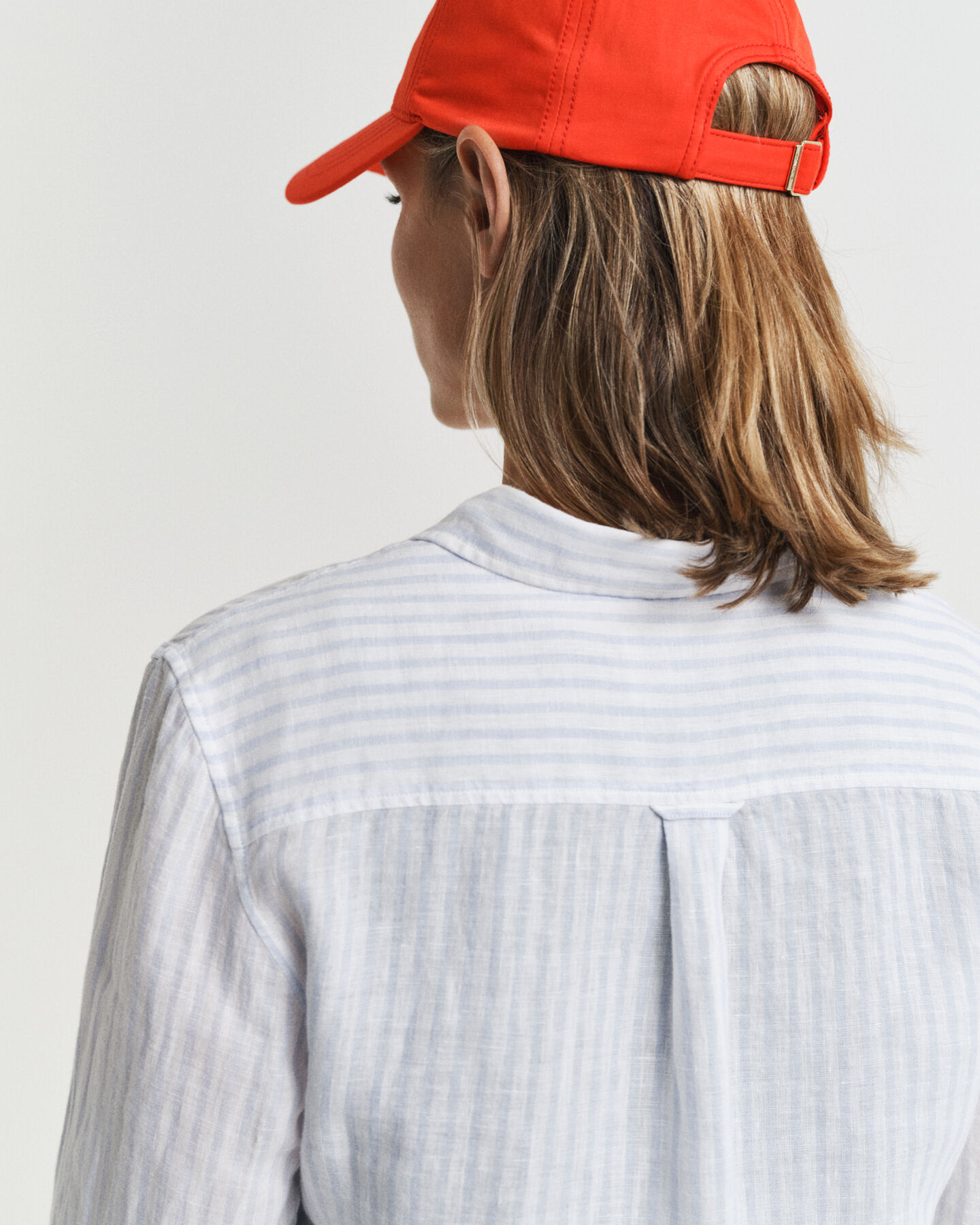 Regular fit ‑mitoitettu raidallinen pellavapaita