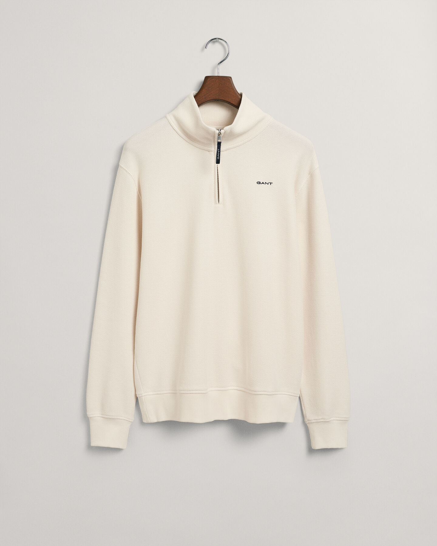 Vohvelipintainen collegepaita, jossa vetoketjullinen p&auml;&auml;ntie