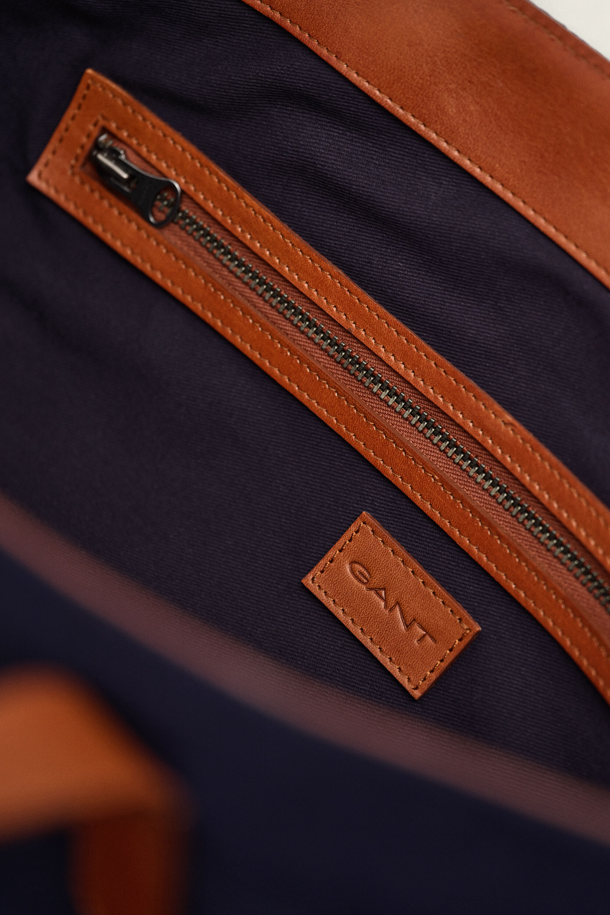 Gant x Yale-melton-ostoskassi
