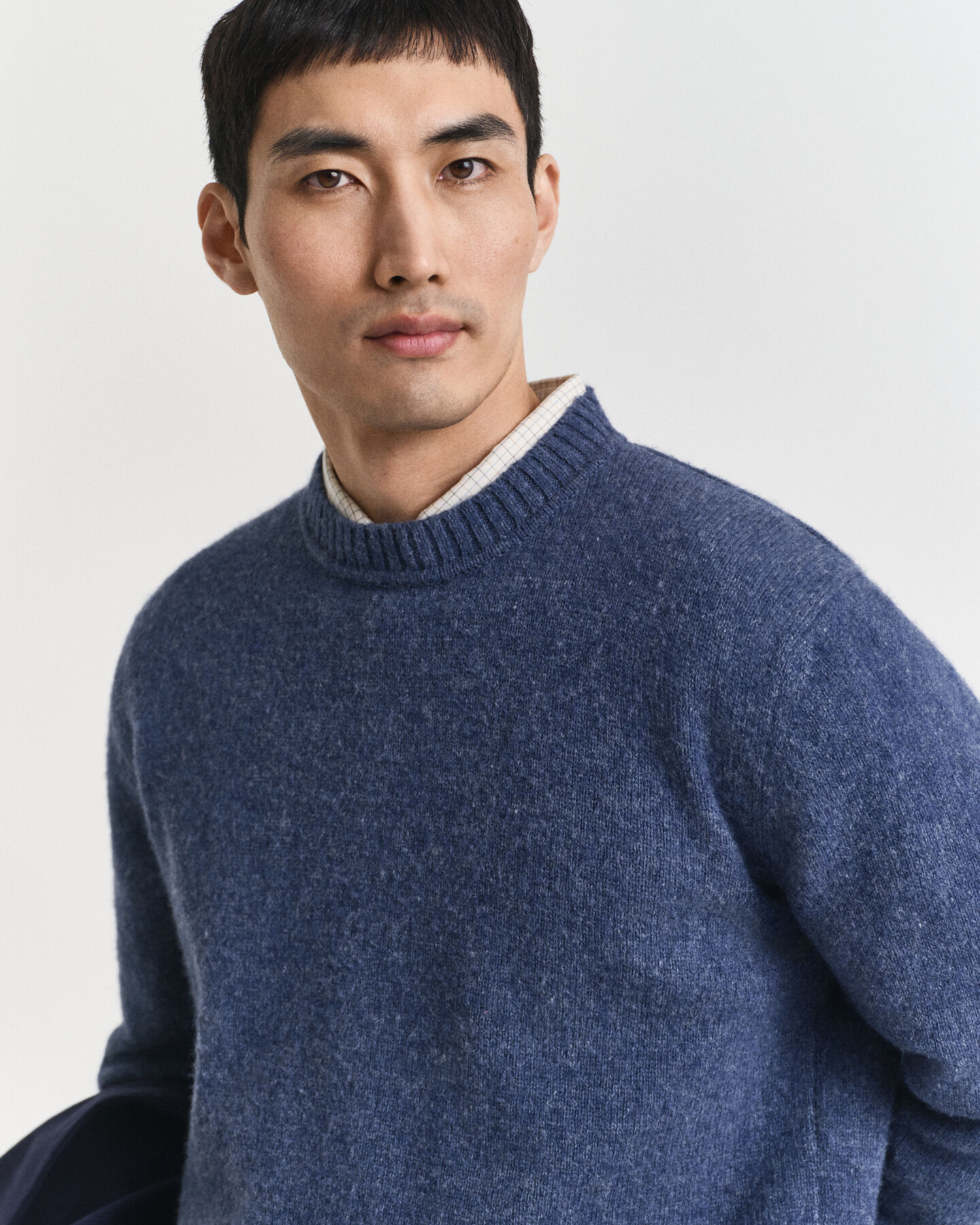 Skottilainen villaneulepusero, pyöreä pääntie