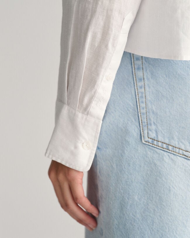 Relaxed fit ‑mitoitettu vajaamittainen pellavapaita