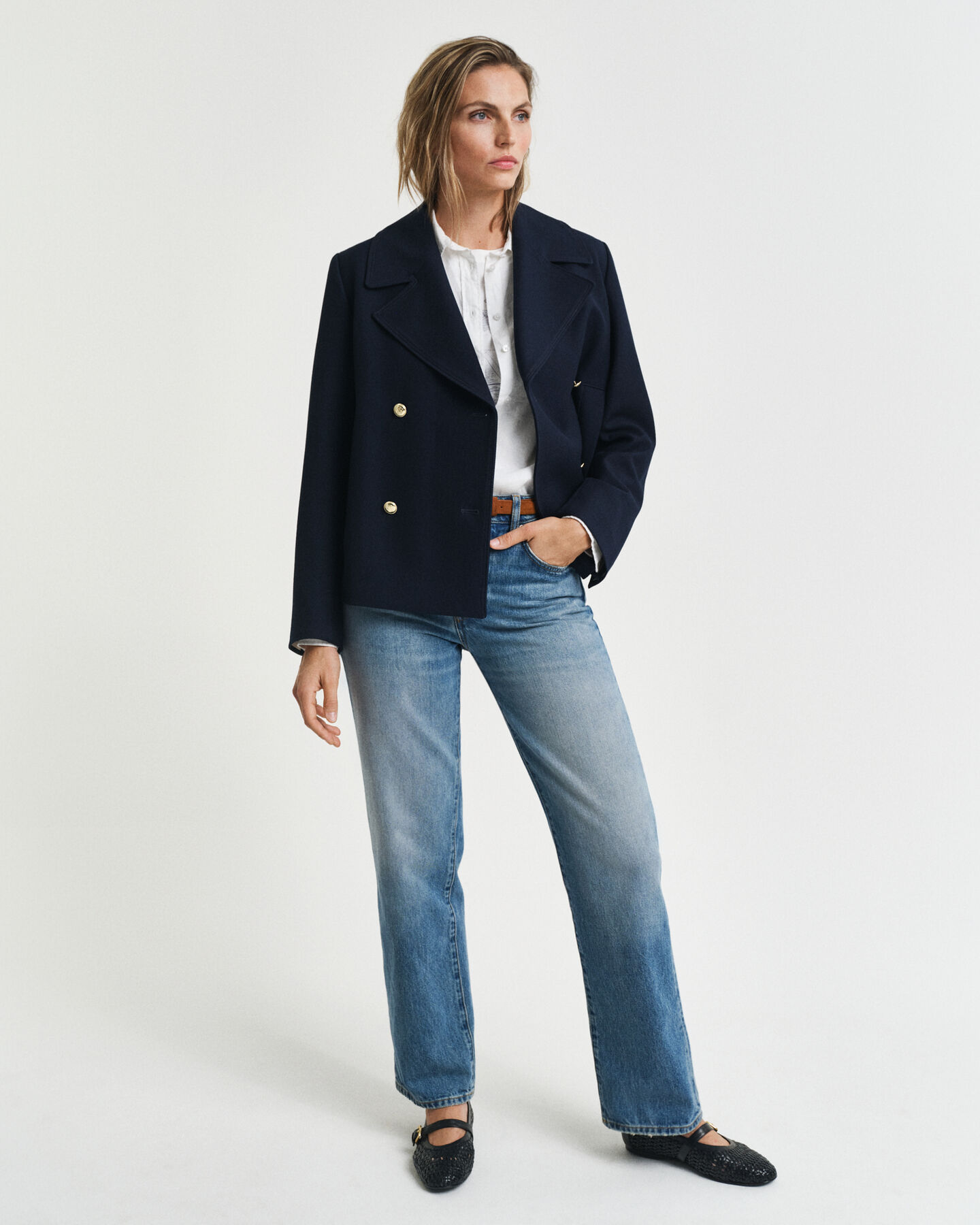 Regular fit ‑mitoitettu pellavapaita