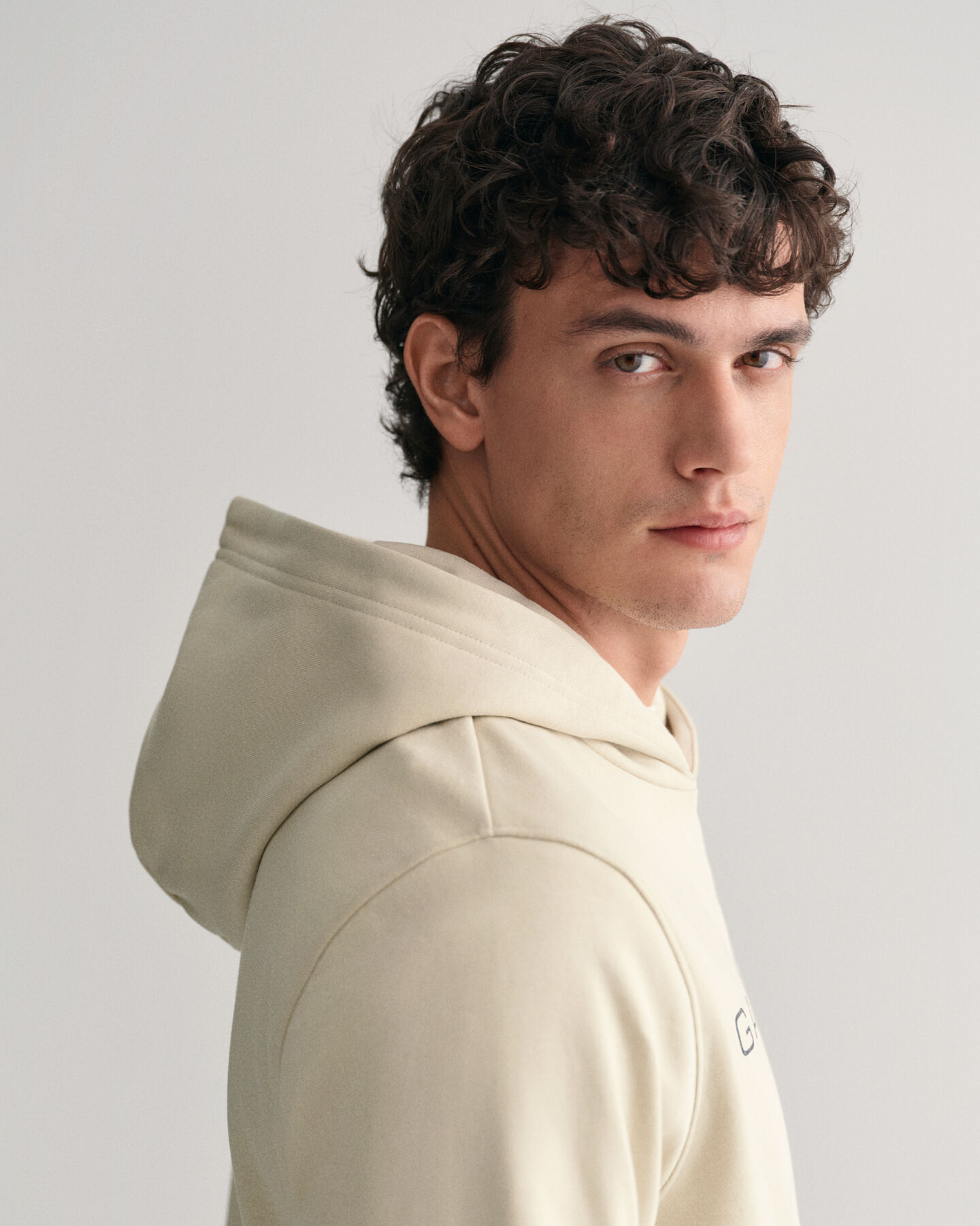 Painatuksella varustettu huppari