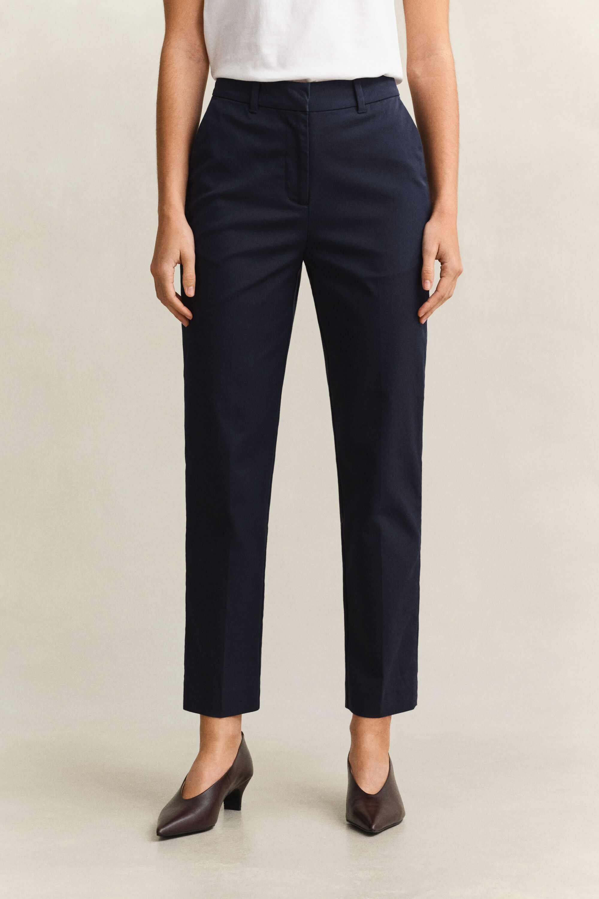 Slim fit ‑mitoitetut housut