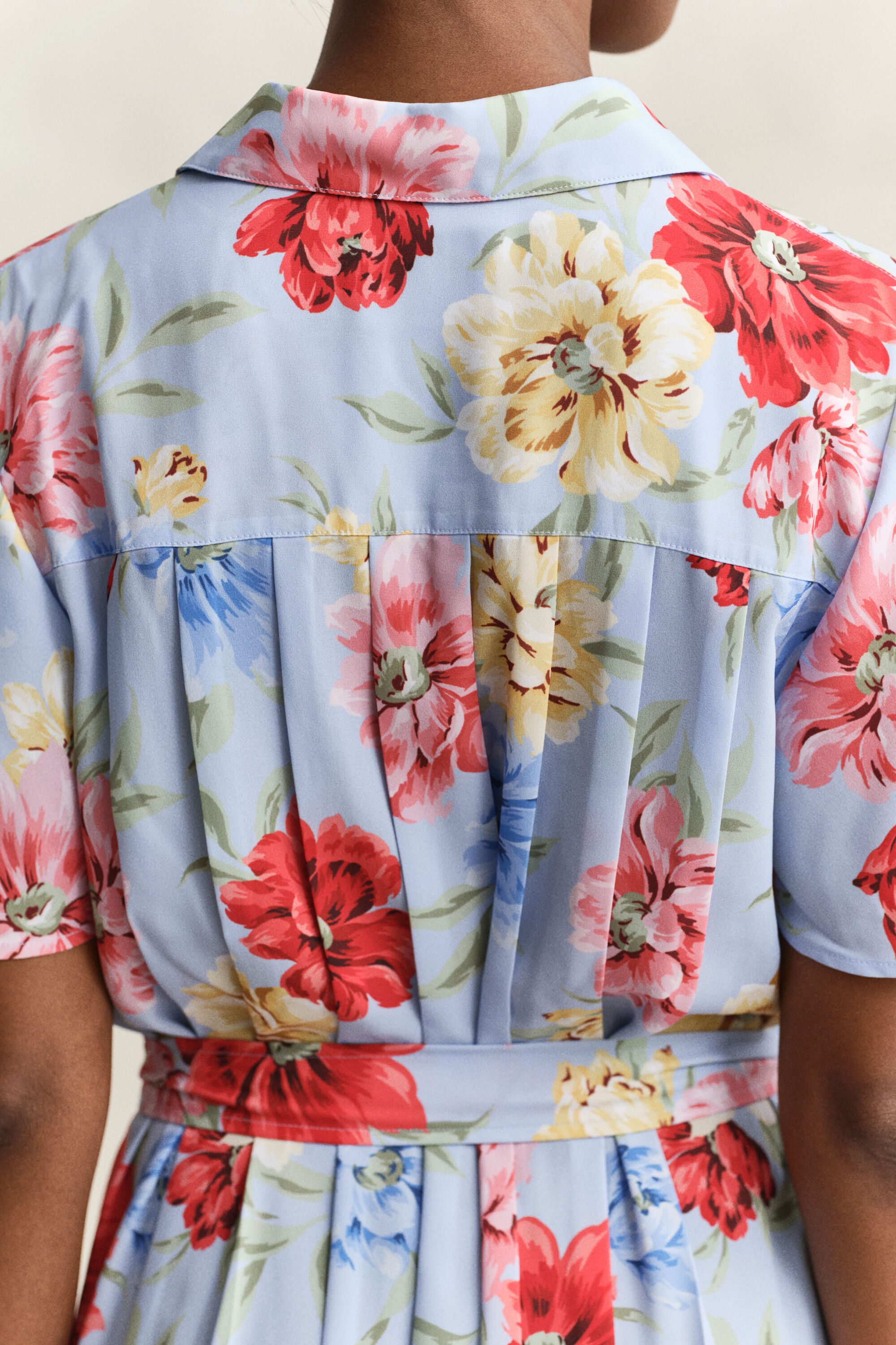 Kukkakuvioitu paitamekko