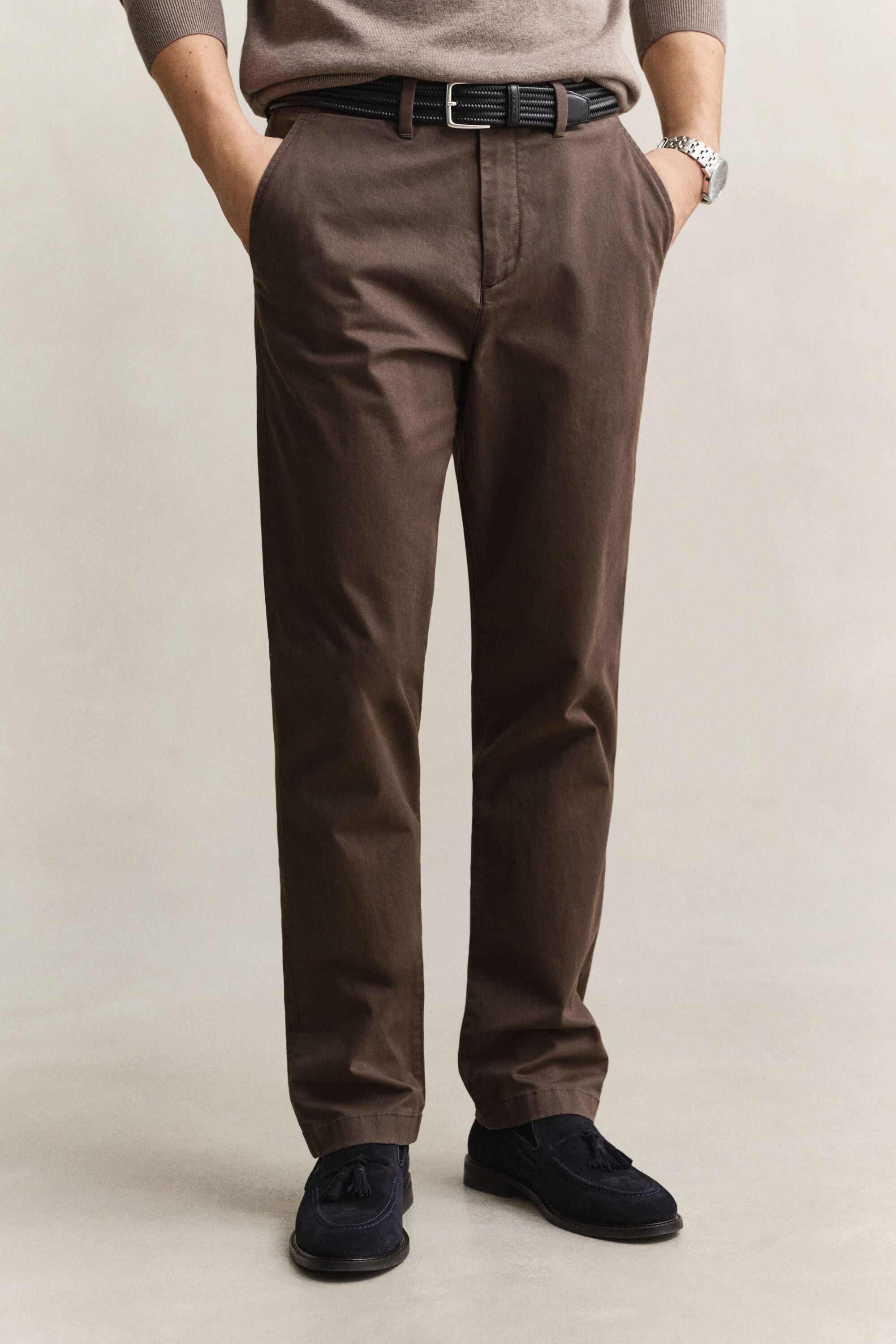 Regular fit ‑mitoitetut klassiset chinot