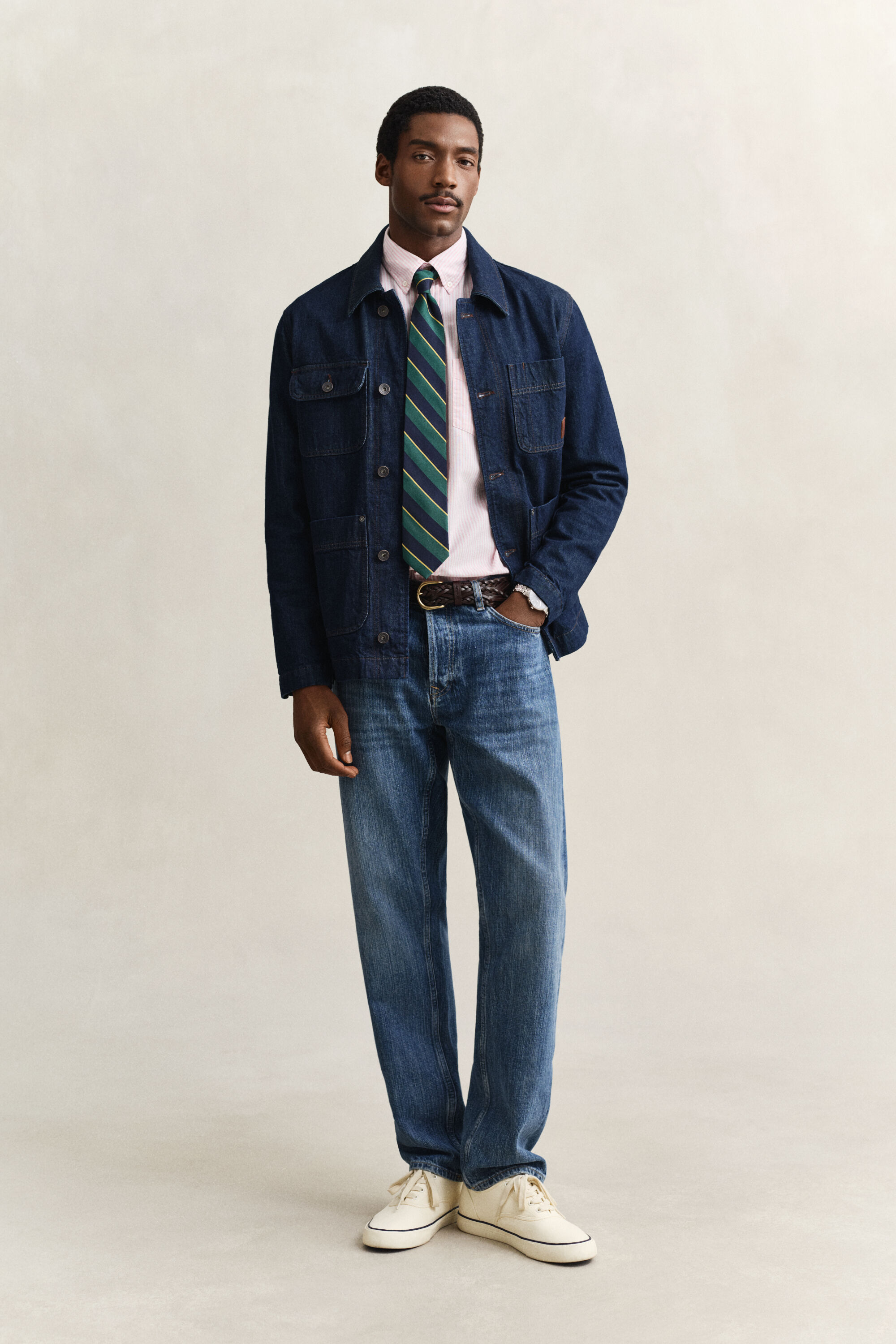 Klassinen pystyraidallinen oxford-paita