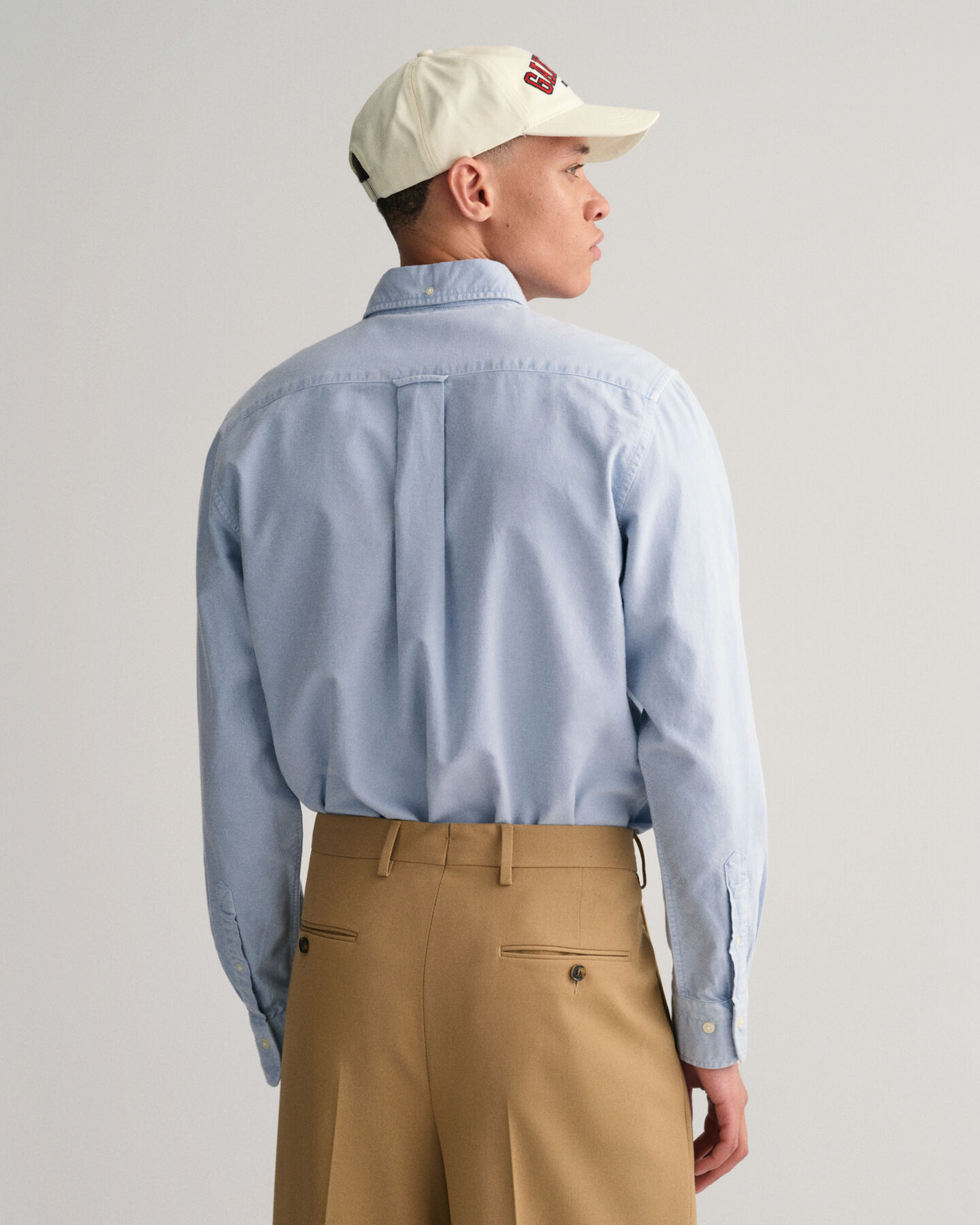 Regular&nbsp;fit ‑mitoitettu paita harjatusta oxford-kankaasta