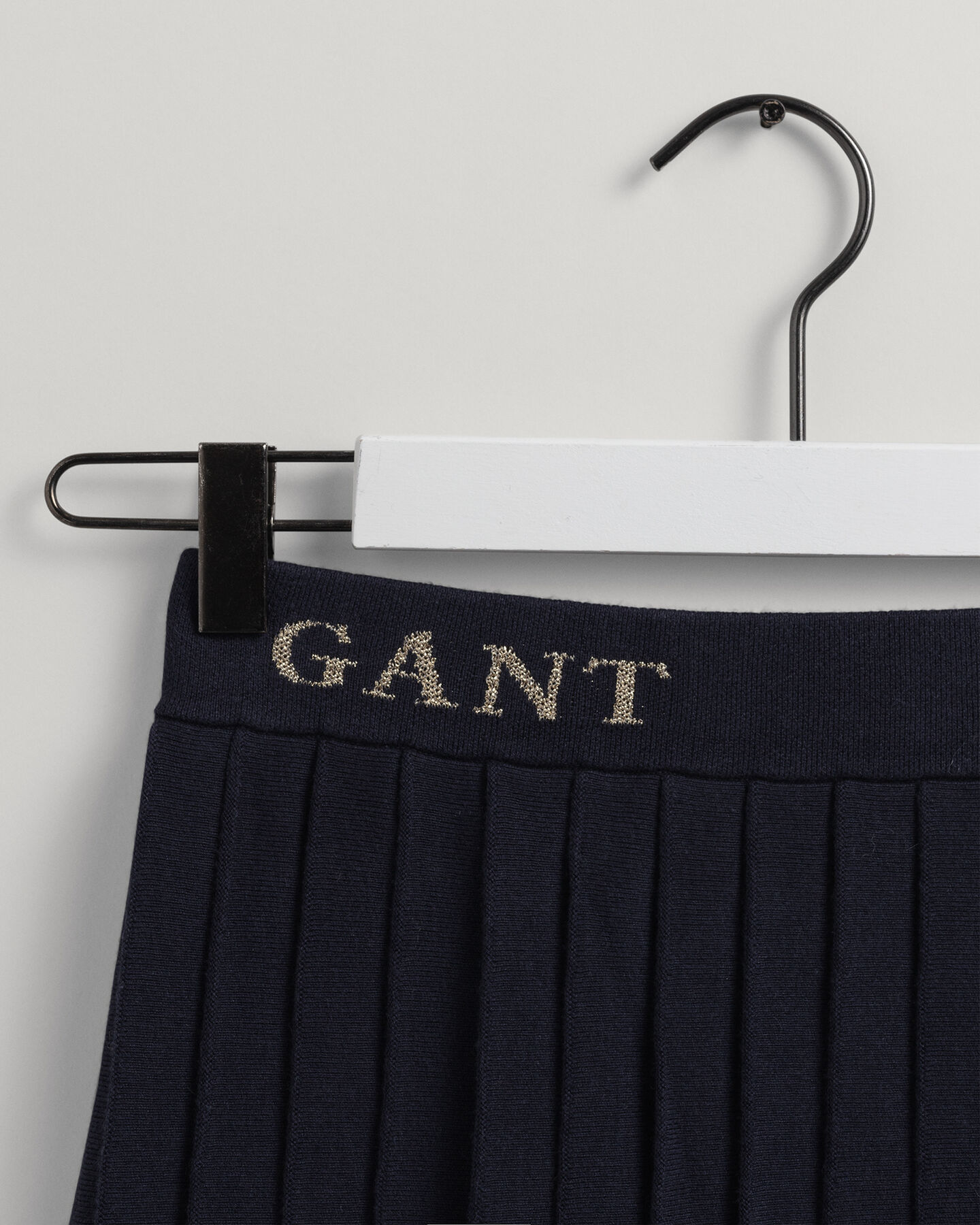 Teen Girls ‑malliston minimittainen neuloshame laskoksilla