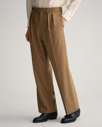 Leveälahkeiset flanelliset puvunhousut