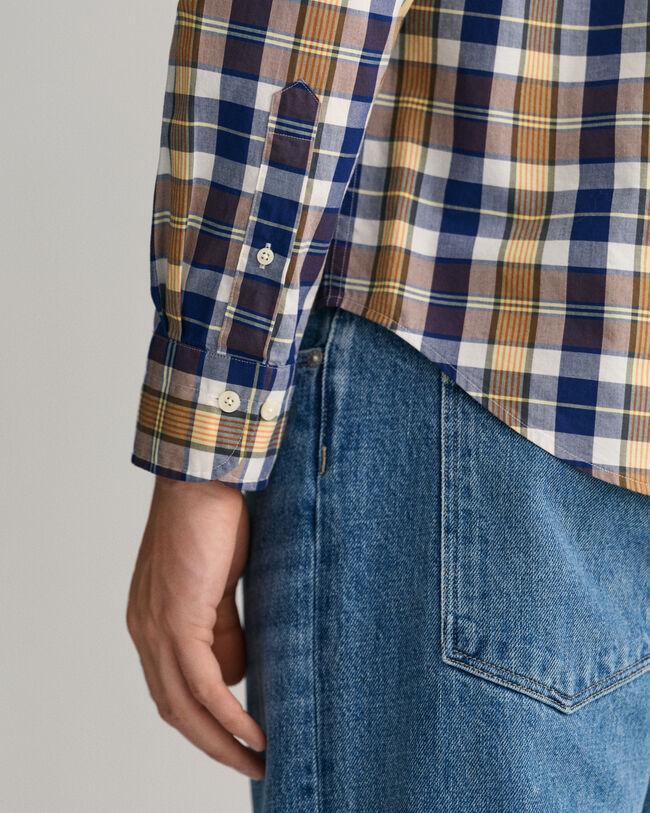 Regular fit -mitoitettu v&auml;rik&auml;s ruutupaita