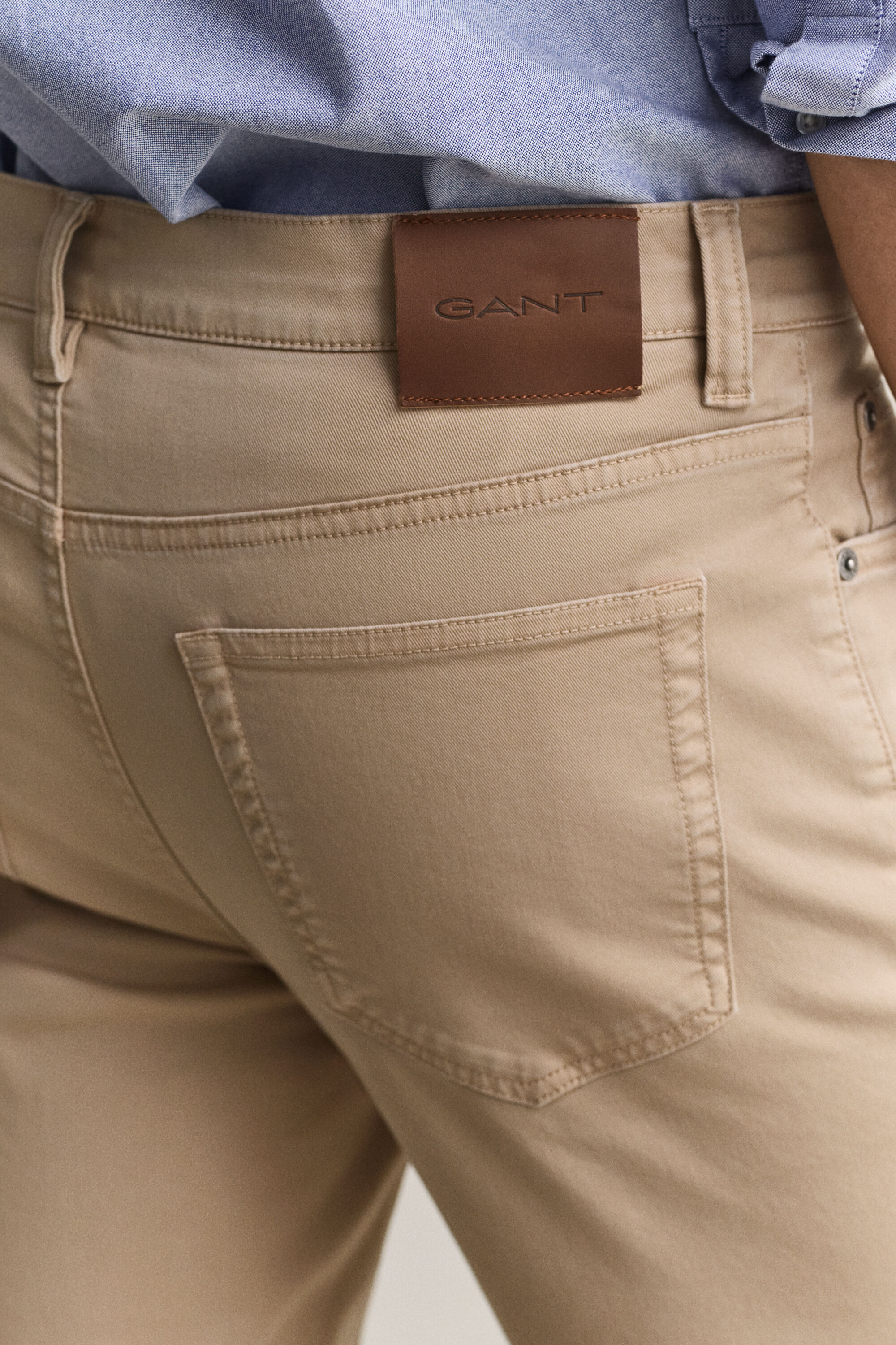 Slim fit ‑mitoitetut Desert-farkut