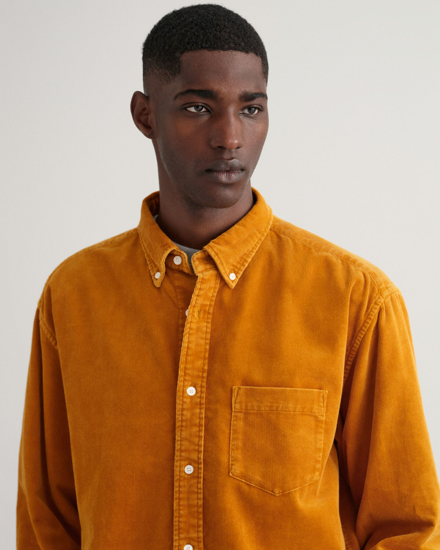 Relaxed fit ‑mitoitettu Heavy Washed ‑vakosamettipaita