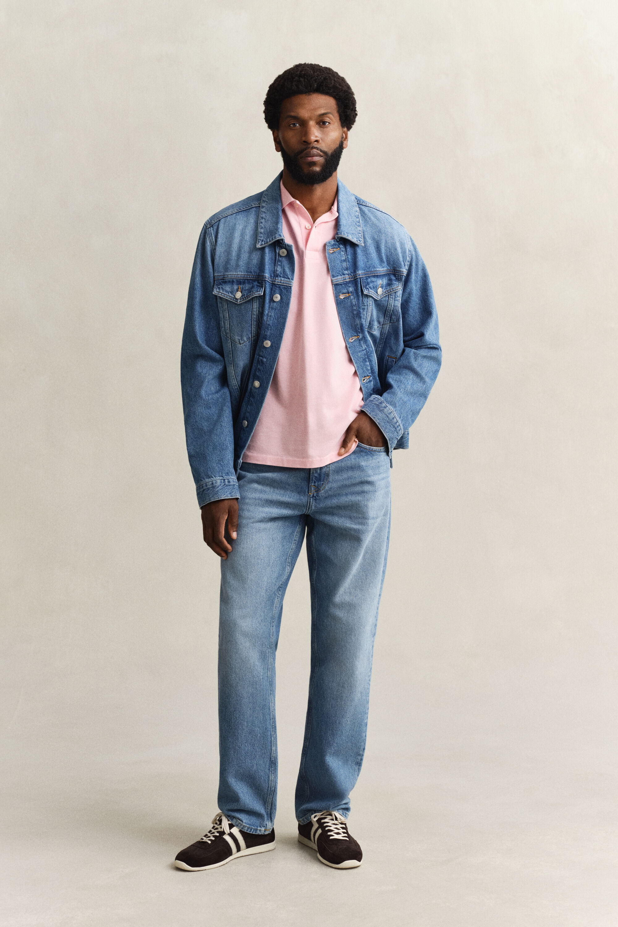 Kaksivärinen pikeepaita