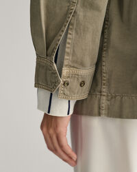 Valmiina värjätty armeijatakki