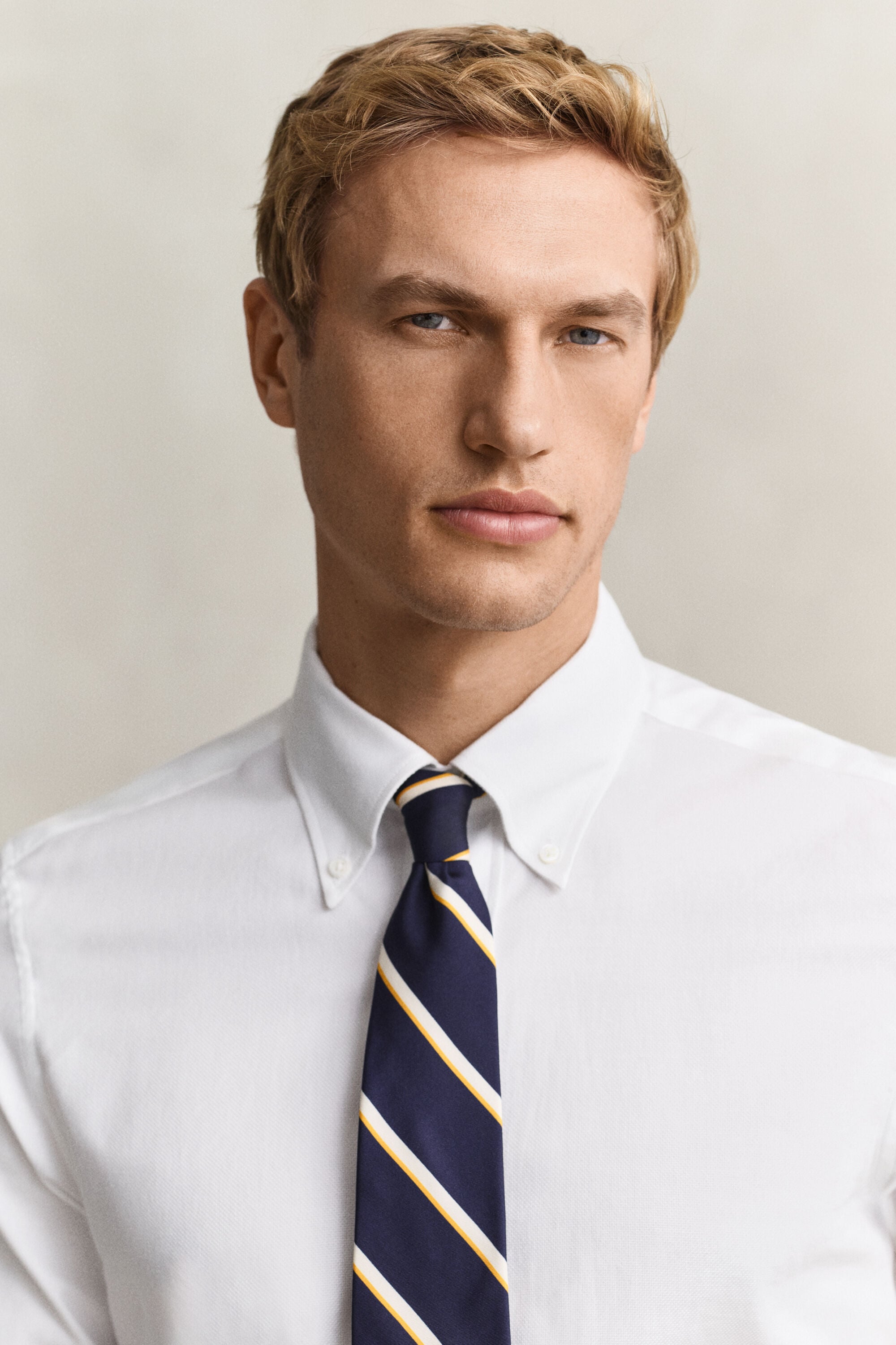 Slim fit ‑mitoitettu kauluspaita