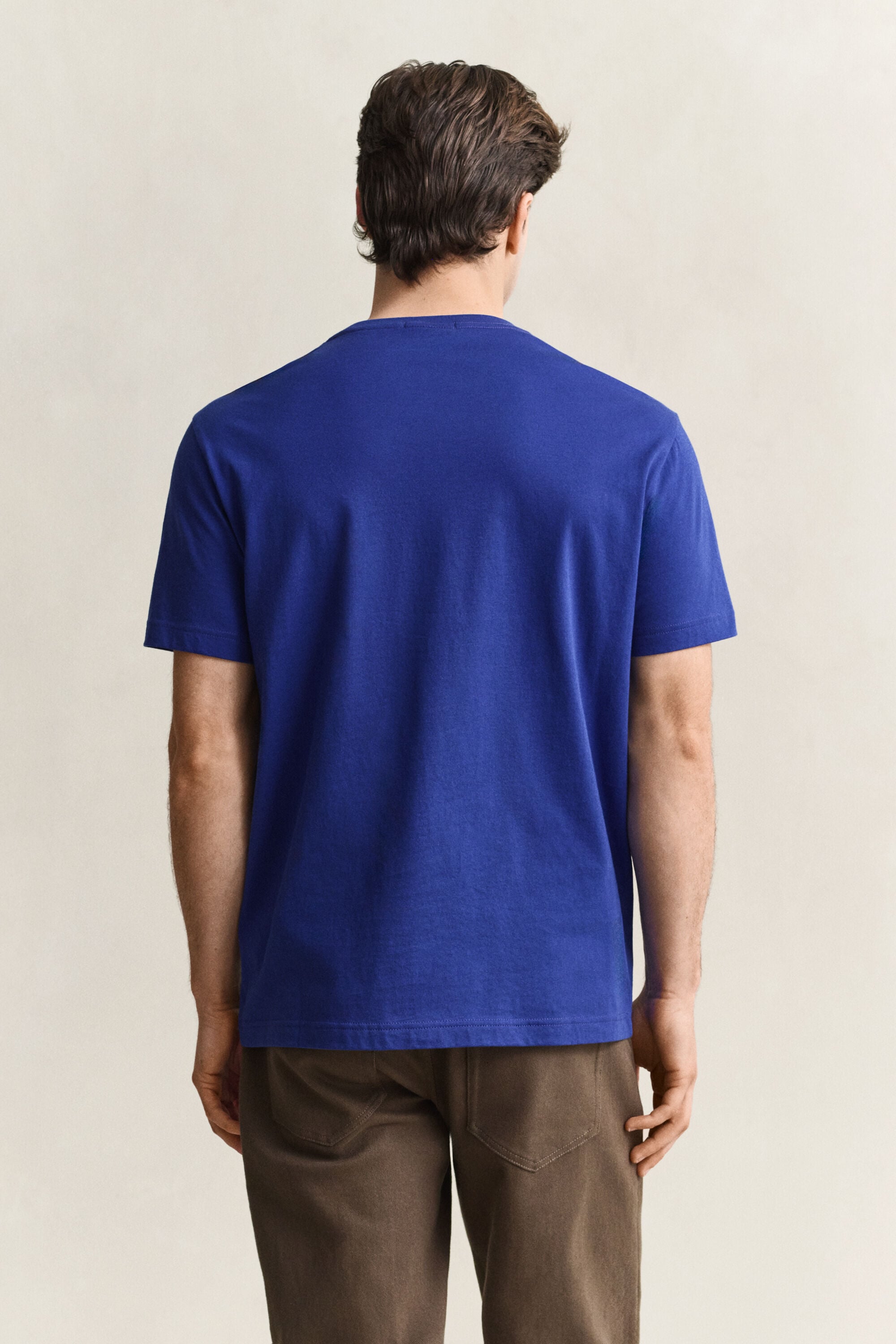 Regular fit ‑mitoitettu Shield-t‑paita