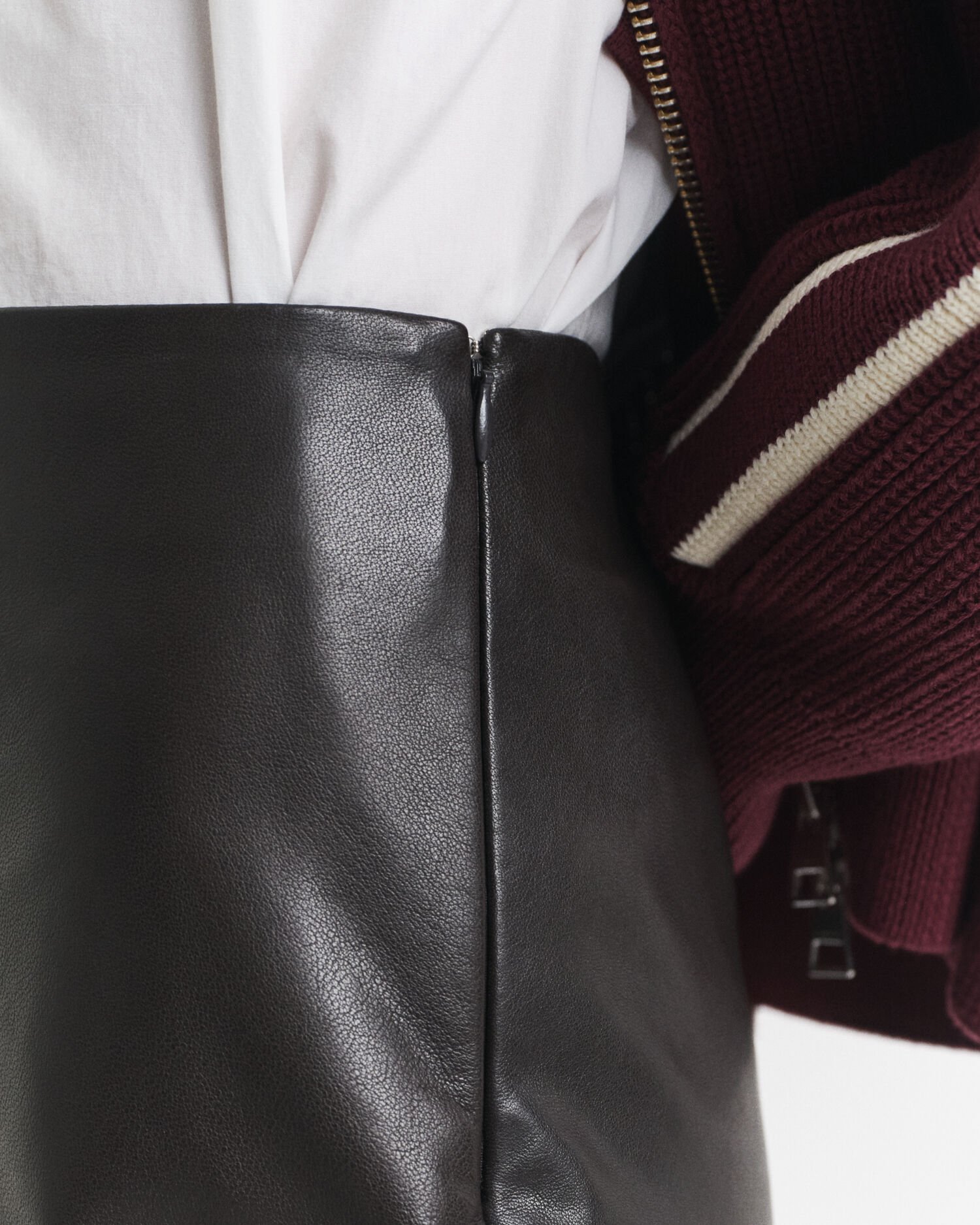 Nahkainen midimittainen kynähame