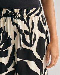 Relaxed&nbsp;fit ‑mitoitetut Palm Print Pull-On-shortsit