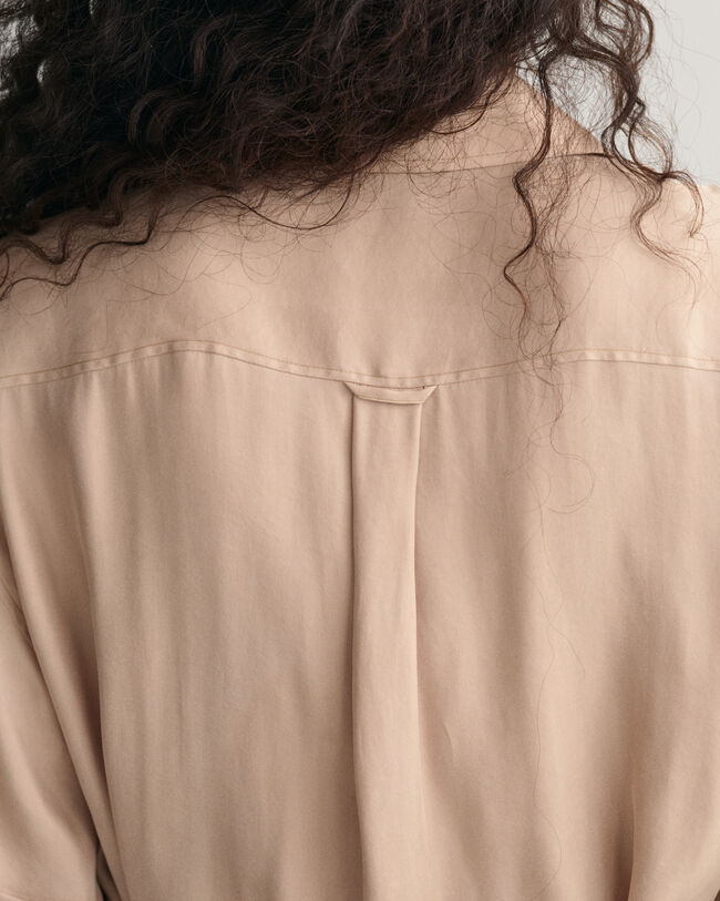 Lyhythihainen l&auml;pp&auml;taskuinen paitamekko